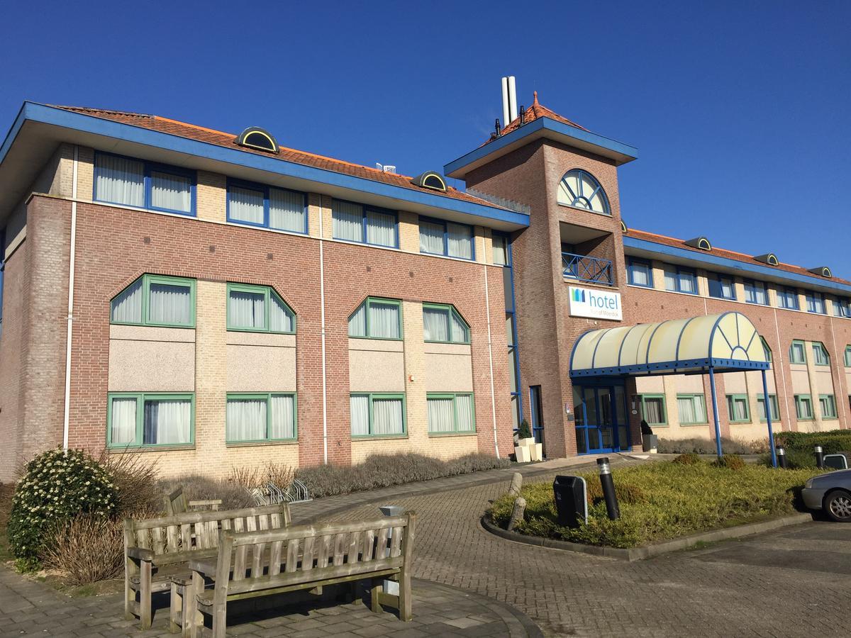 Hotel Port Of Moerdijk Esterno foto