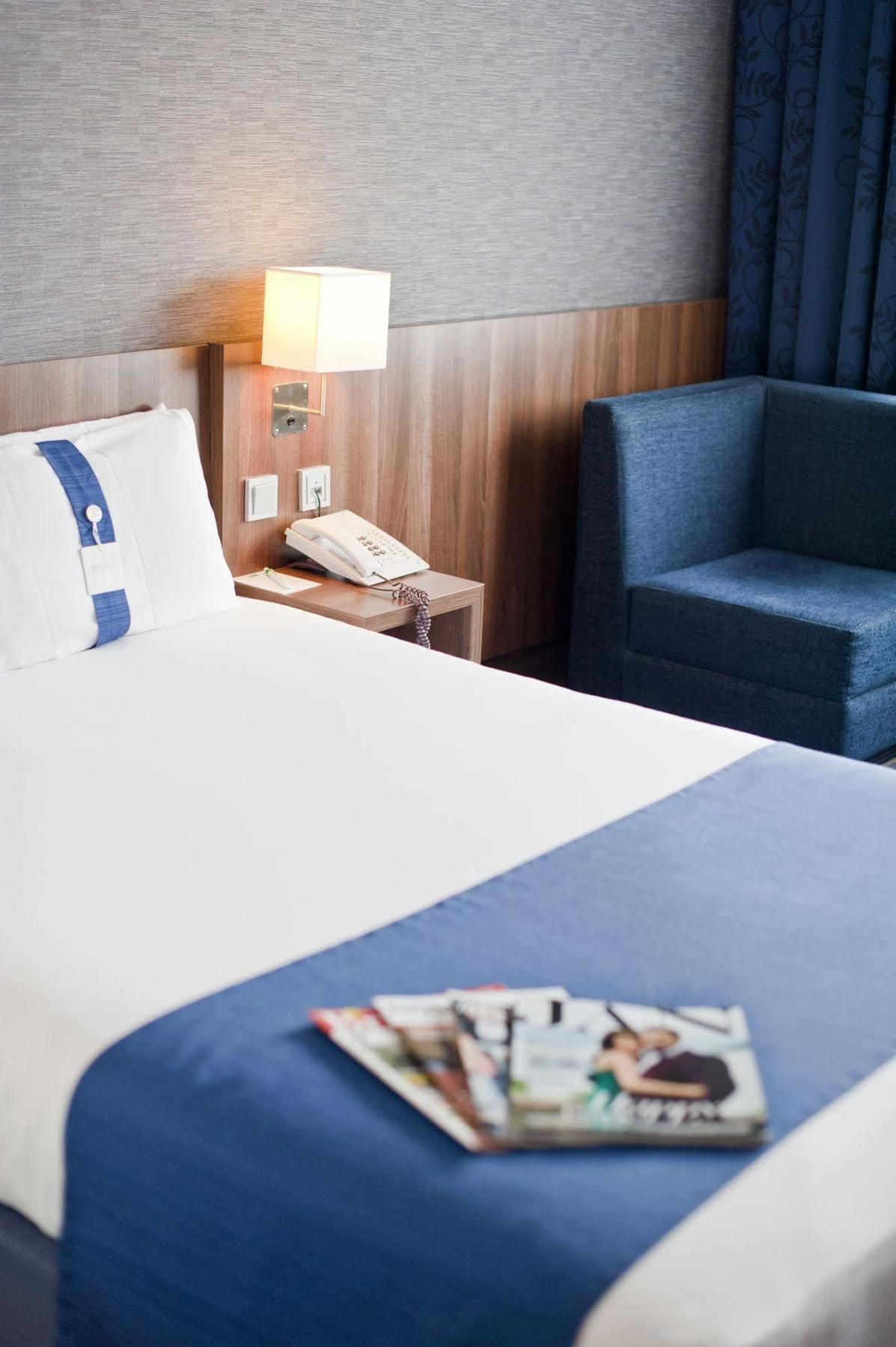 Hotel Port Of Moerdijk Esterno foto